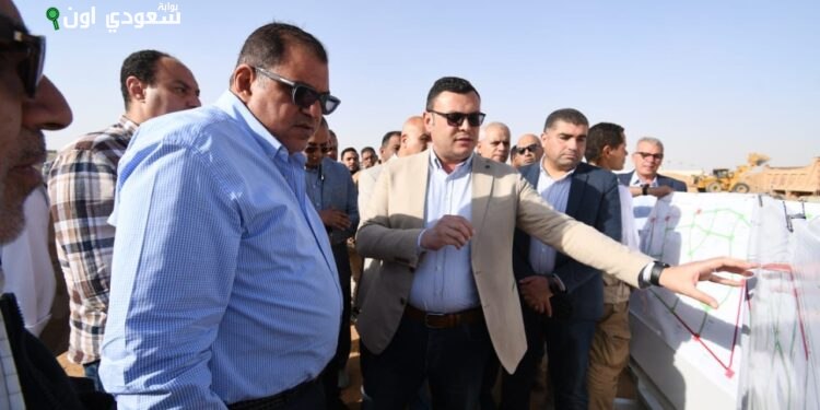 وزير الإسكان يزور مشروعات تطوير شبكات المرافق في جنيفة