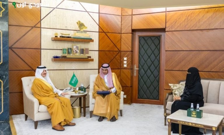 أمير الشرقية يلتقي مدير التعليم ويشدد على جاهزية العام الدراسي المقبل