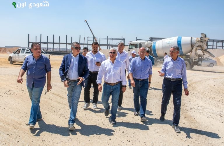 رئيس اقتصادية قناة السويس يقوم بجولة في القنطرة غرب