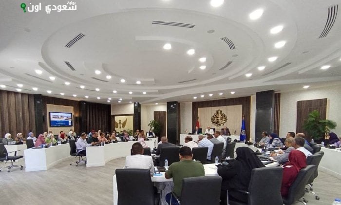 الصورة الرئيسية للمقال: أسوان تشارك في جلسة حول مشروع القطار الكهربائي السريع