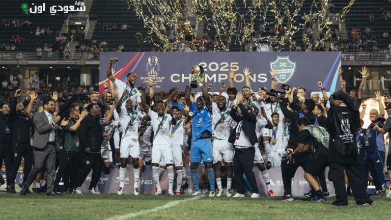 الأهلي يتوج بلقب كأس السوبر السعودي