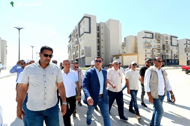 تفقد وزير الإسكان مشروع سكن لكل المصريين