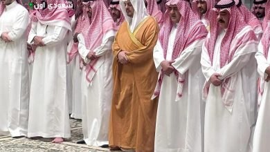 الأمير سعود بن مشعل يؤدي صلاة الميت على والدة الأمير فهد بن مقرن