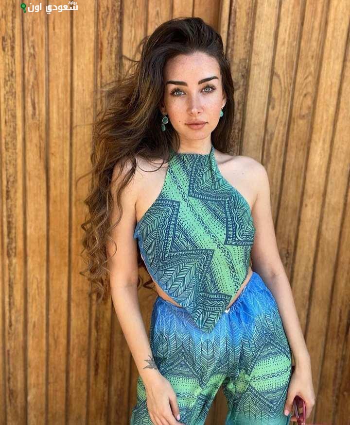 هنا الزاهد