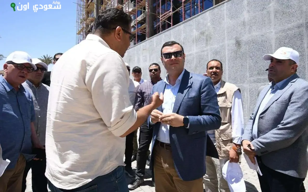 وزير الإسكان يزور مشروع بحيرات نيو مارينا والفيلات والشاليهات بمارينا 8