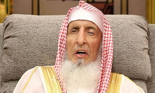 إقامة صلاة الغائب على المفتي العام الشيخ عبدالعزيز آل الشيخ في جميع مساجد المملكة