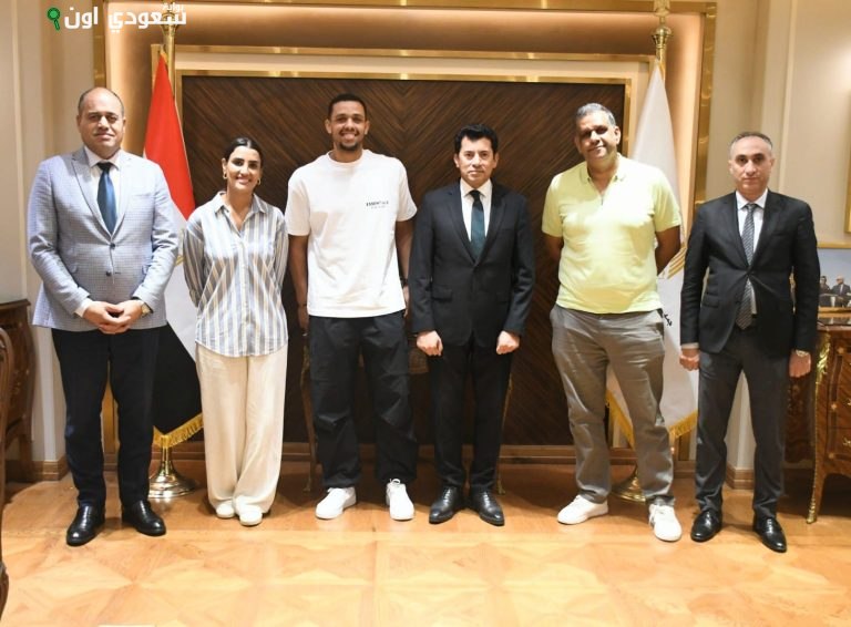 وزير الرياضة يستقبل رئيس اتحاد الإسكواش ومصطفى عسل