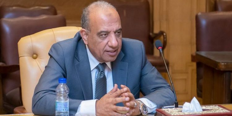 الدكتور محمود عصمت وزير الكهرباء والطاقة المتجددة