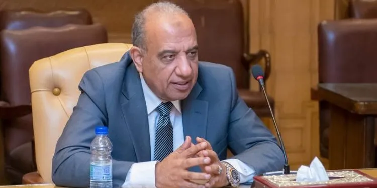 الدكتور محمود عصمت وزير الكهرباء والطاقة المتجددة