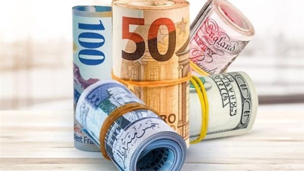 ارتفاع الدولار وتراجع اليورو أمام الدينار الكويتي