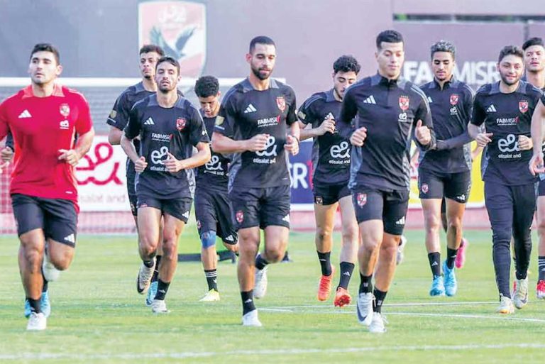 القلق يسيطر على الأهلي بسبب الإصابات قبل مواجهة الزمالك في الدوري المصري