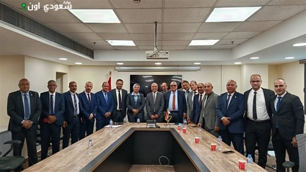 سولاف درويش تبحث تعديلات لائحة الأجور بالبنك الزراعي المصري