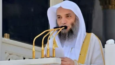 السديس يهنئ الشيخ فيصل غزاوي بسلامته