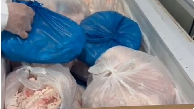 ضبط 400 كيلوجرام من اللحوم مجهولة المصدر في تبوك