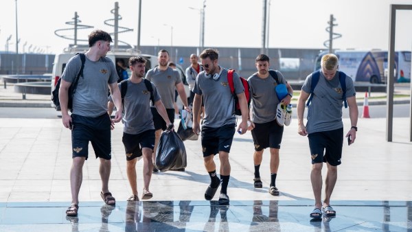 كاليفورنيا إيجلز يصل العاصمة الإدارية