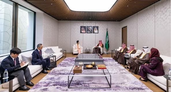 أمين الرياض يلتقي الأميرة هيساكو تاكامادو