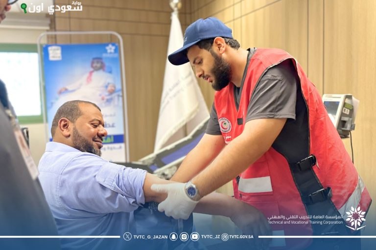 الكلية التقنية بالقويعية تختتم حملة التبرع بالدم بمشاركة واسعة