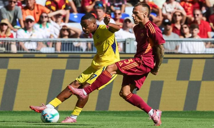 روما يهزم هيلاس فيرونا