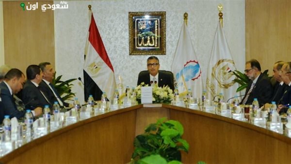 التموين تبحث مواجهة الغش في سوق زيوت