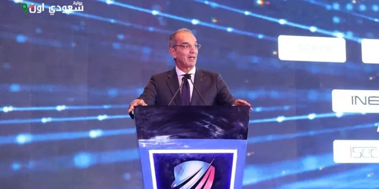 الدكتور عمرو طلعت وزير الاتصالات