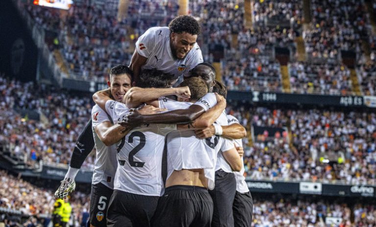 تأجيل مباراة فالنسيا وريال أوفييدو في الدوري الإسباني بسبب سوء الطقس