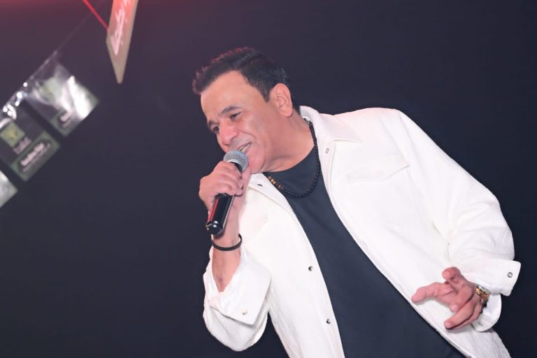 محمد فؤاد يشعل حفل القاهرة بأجمل أغانيه