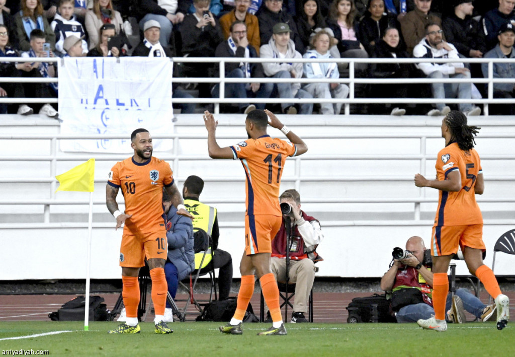 هولندا تتقدم بثلاثية على فنلندا