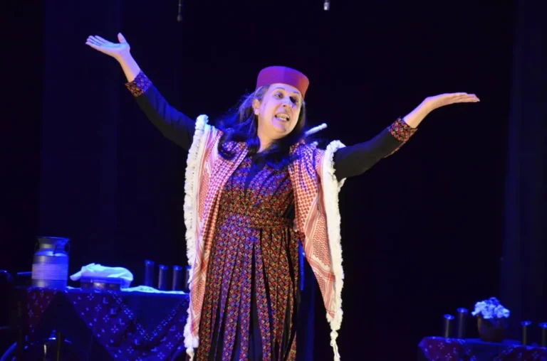 مسرحية فاطمة الهواري