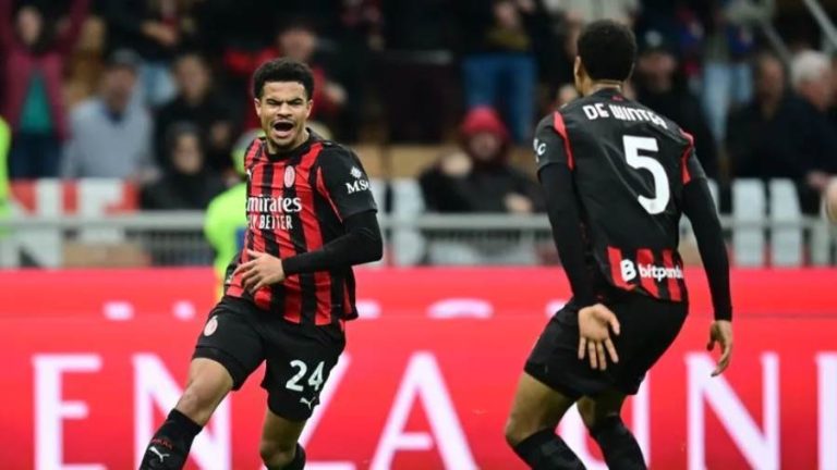 ميلان ضد بيزا في الدوري الإيطالي