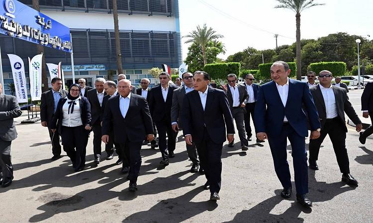 رئيس الوزراء يفتتح 4 مصانع دوائية