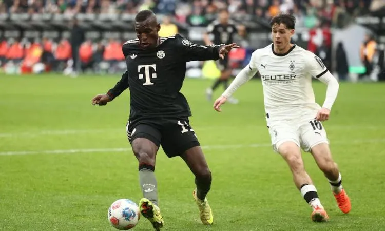 بايرن ميونخ يسحق بوروسيا مونشنجلادباخ بثلاثية نظيفة ويعزز صدارته للدوري الألماني بايرن ميونخ يسحق بوروسيا مونشنجلادباخ