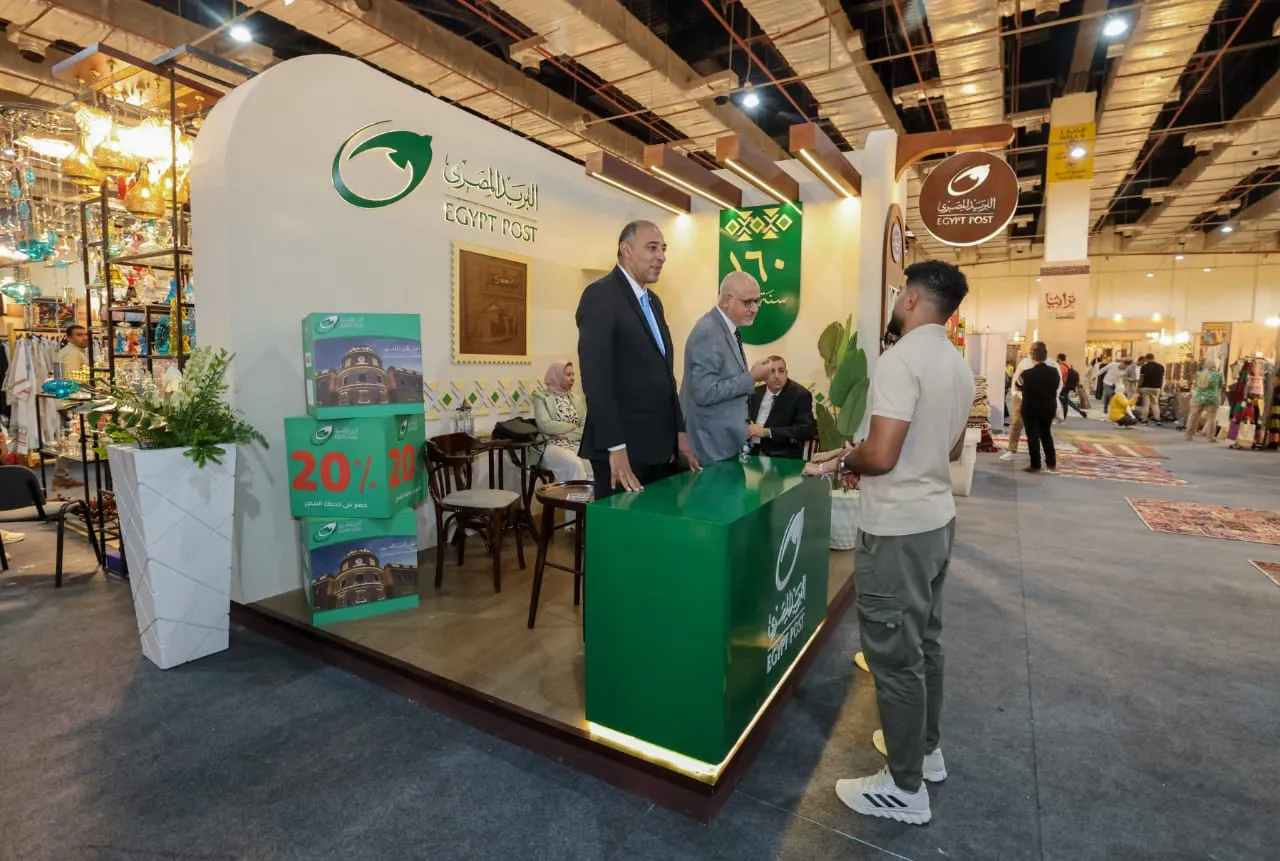 البريد المصري يشارك كراعٍ بلاتيني في معرض "تراثنا"