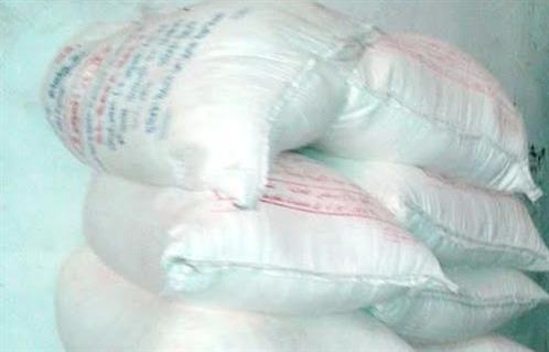 ضبط 187 طن ملح فاسد في مخزن غير مرخص بالخانكة