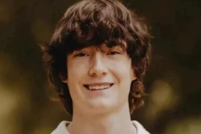 انتحار مراهق أمريكي