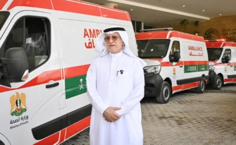 السعودية ترسل 10 سيارات إسعاف