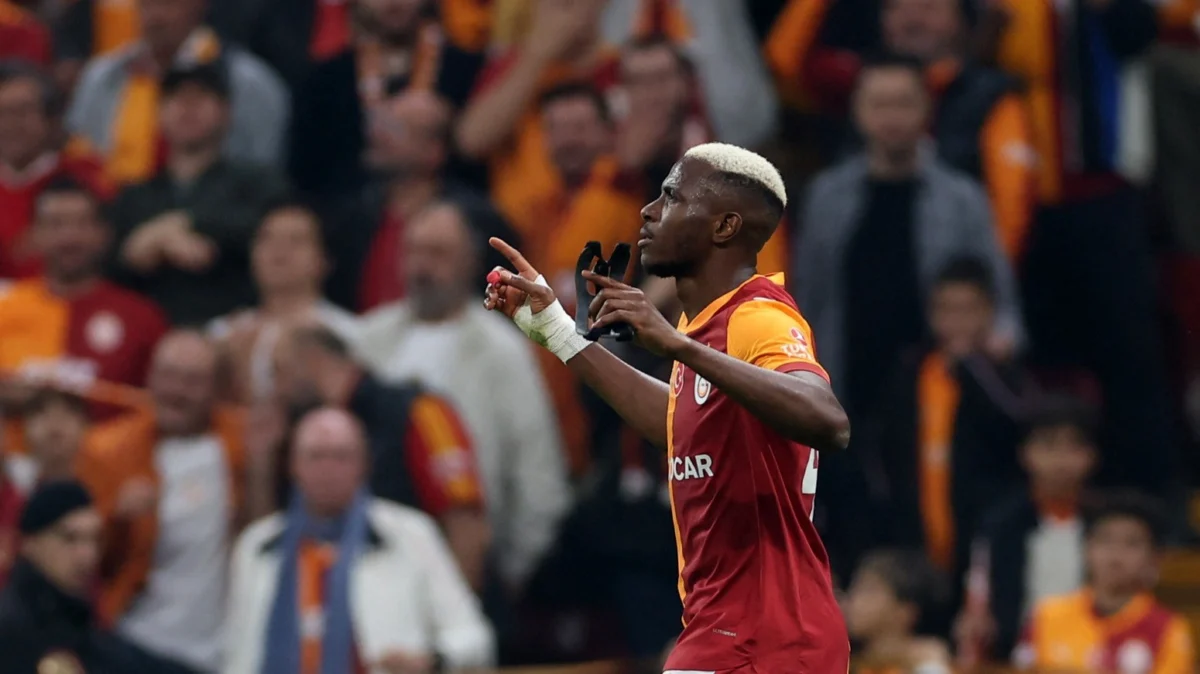 فيكتور اوسيمين يقود جلطة سراي