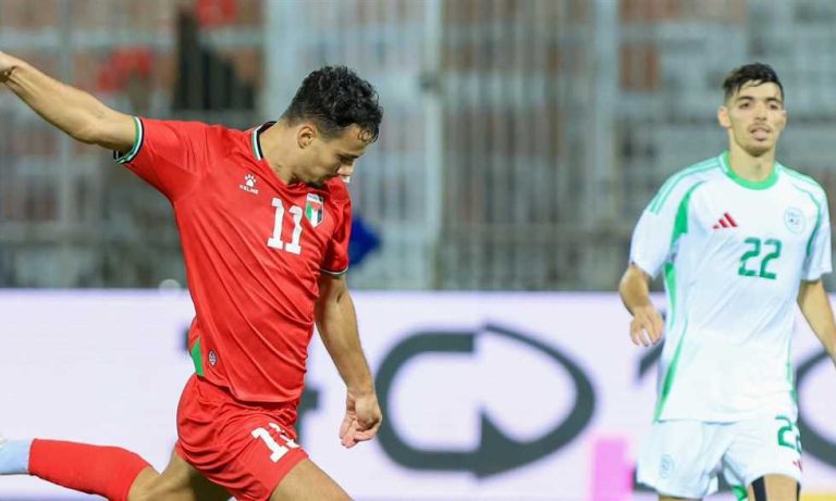 الجزائر المحلي ضد فلسطين