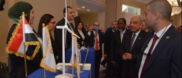 وزير الكهرباء يفتتح معرض صناعة المهمات الكهربائية