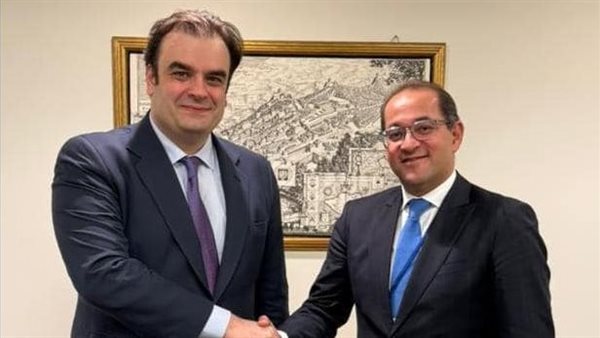 مصر واليونان تبحثان تعزيز التعاون المالي والاستثماري