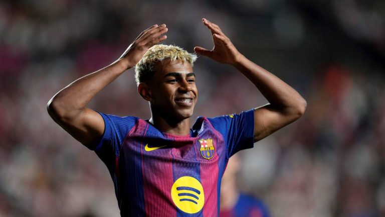 لامين يامال برشلونة