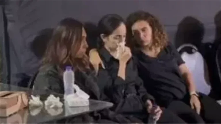 شيماء عبد القادر تستقبل عزاء والدها