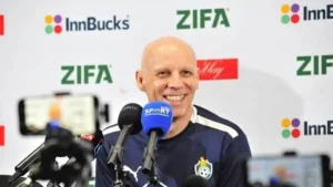 زيمبابوي تقيل مدربها الألماني مايكل نيس قبل كأس الأمم الإفريقية