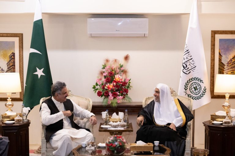 العيسى يلقي محاضرة أمام المحكمة العليا الباكستانية