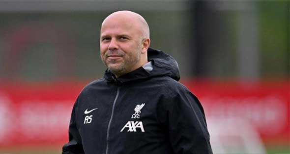 قرار مفاجئ من سلوت بعدم التحدث إلى وسائل الإعلام قبل مباراة ليفربول وكريستال بالاس
