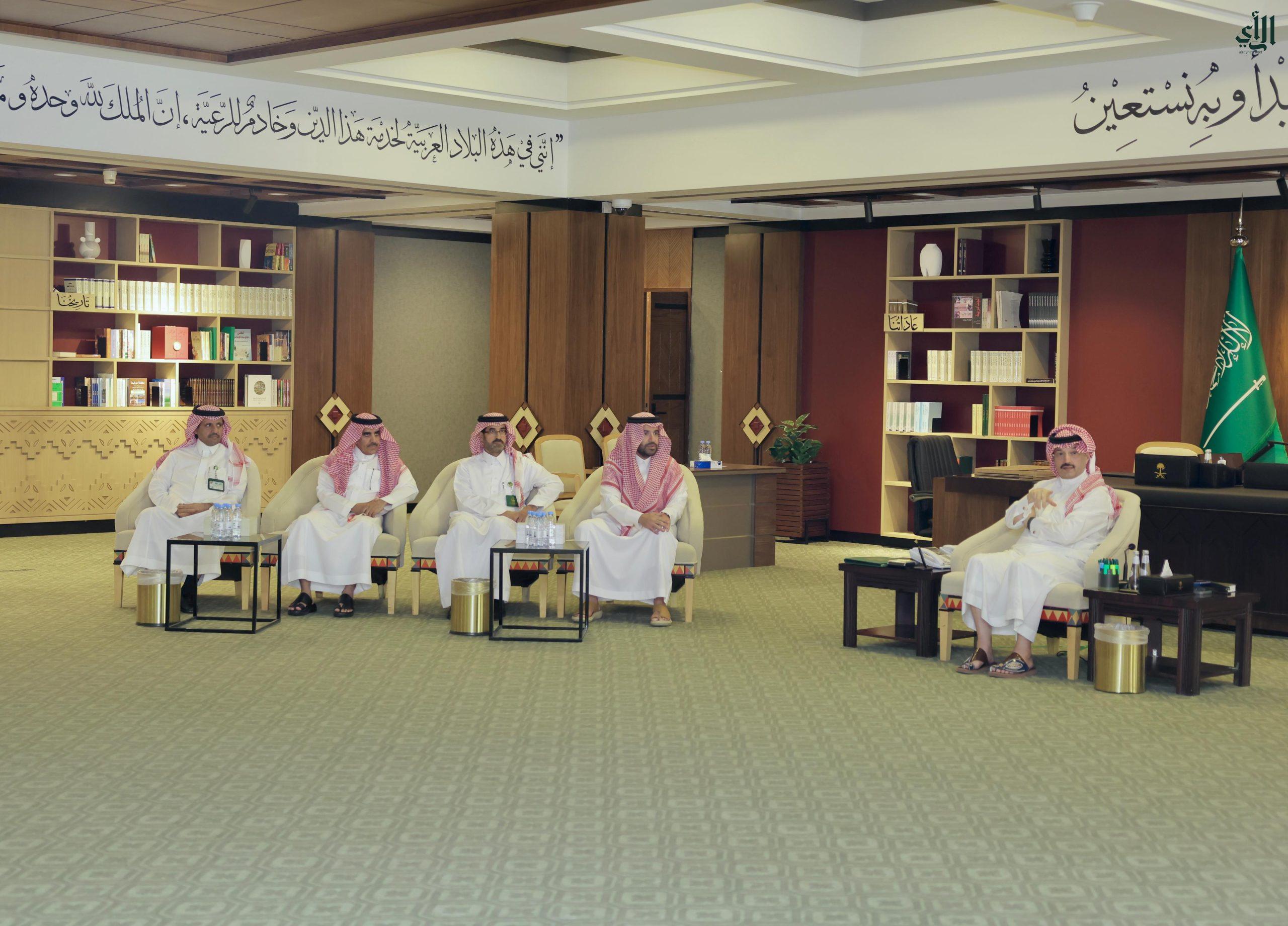أمير عسير يستقبل وكيل وزارة الداخلية