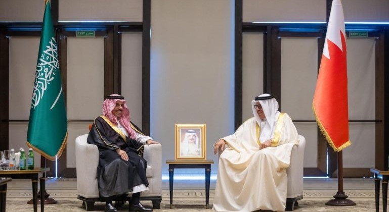 الأمير فيصل بن فرحان يلتقي وزير خارجية البحرين