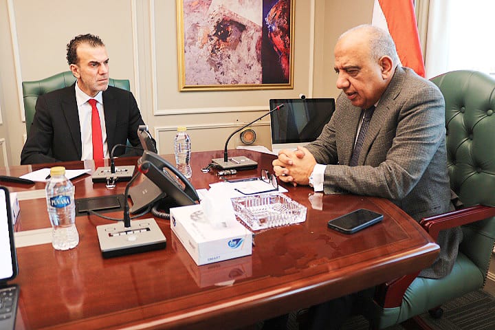 الدكتور محمود عصمت، وزير الكهرباء والطاقة المتجددة