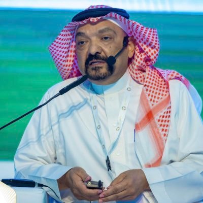 الكاتب عبداللطيف الضويحي