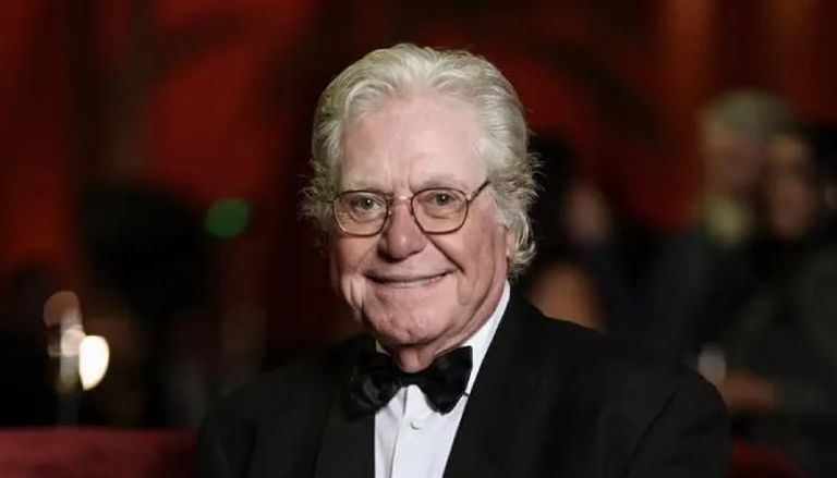 حسين فهمي يرفض مليون دولار رعاية لمهرجان القاهرة السينمائي