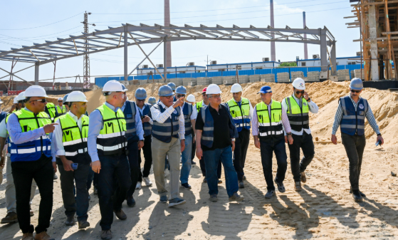 رئيس الهيئة العربية للتصنيع يتفقد أعمال إنشاء مصنع بلقاس لمعالجة المخلفات الصلبة بالدقهلية